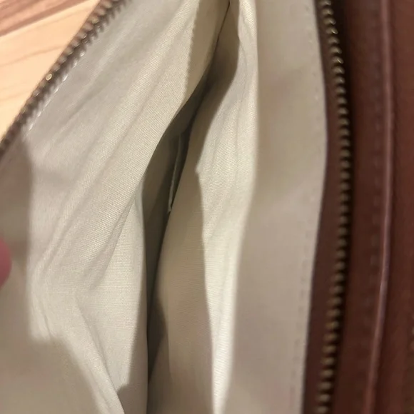 Elegant Brown Leather Crossbody Bag‎ - Picture 4 of 6